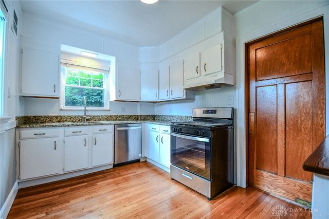 15 Lonsdale Avenue, Oakwood, OH 45419