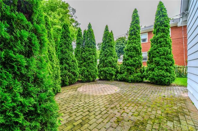 15 Lonsdale Avenue, Oakwood, OH 45419