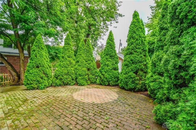 15 Lonsdale Avenue, Oakwood, OH 45419