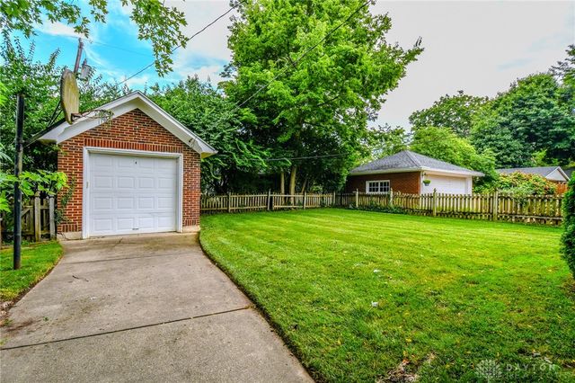 15 Lonsdale Avenue, Oakwood, OH 45419