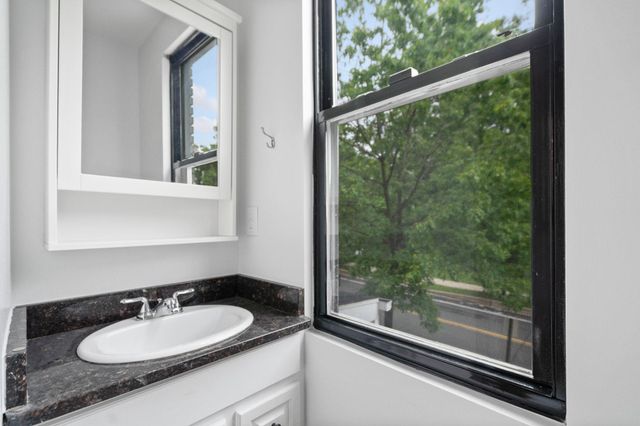 245 ROCK CREEK CHURCH RD NW, Washington, DC 20011