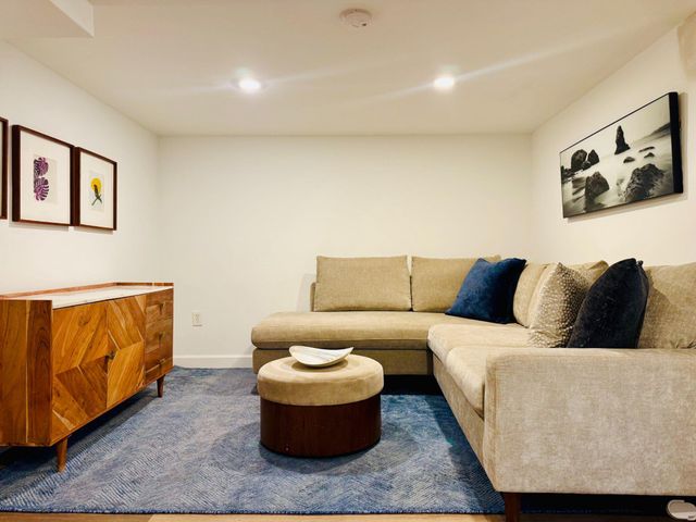 245 ROCK CREEK CHURCH RD NW, Washington, DC 20011