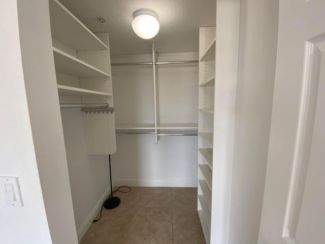 511 LUCERNE Avenue 313, Lake Worth Beach, FL 33460