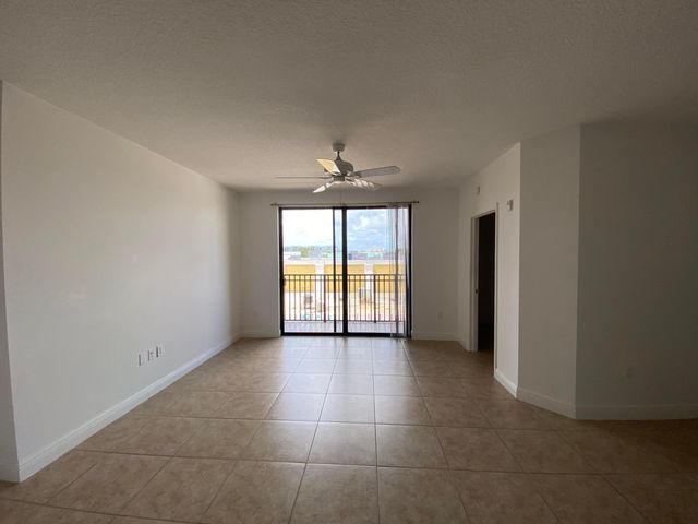 511 LUCERNE Avenue 313, Lake Worth Beach, FL 33460