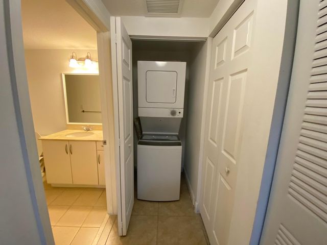 511 LUCERNE Avenue 313, Lake Worth Beach, FL 33460