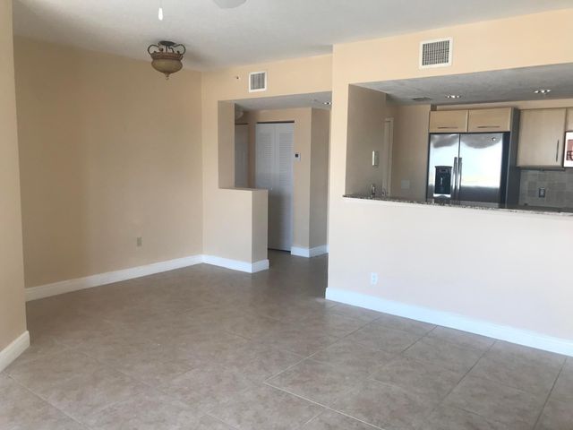 511 LUCERNE Avenue 313, Lake Worth Beach, FL 33460