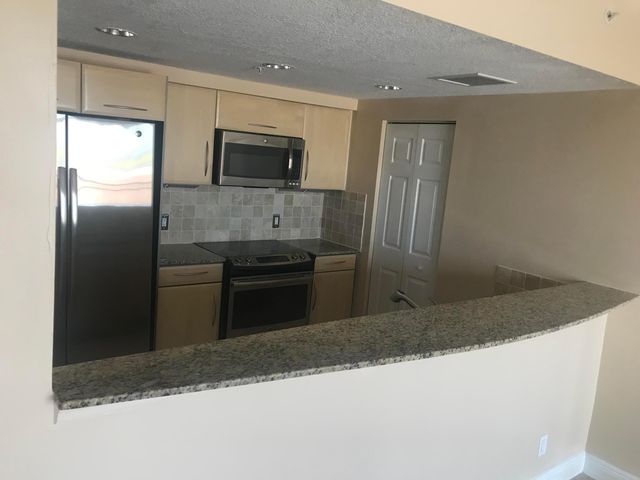 511 LUCERNE Avenue 313, Lake Worth Beach, FL 33460