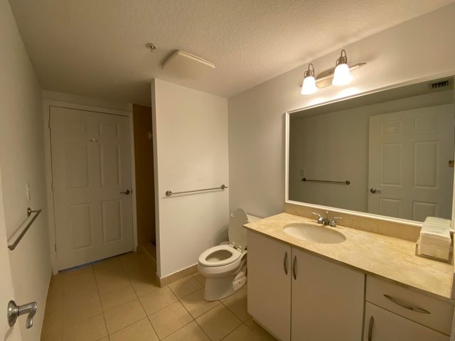 511 LUCERNE Avenue 313, Lake Worth Beach, FL 33460