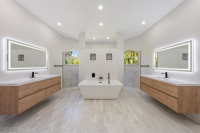 12800 Treeline CT, North Fort Myers, FL 33903