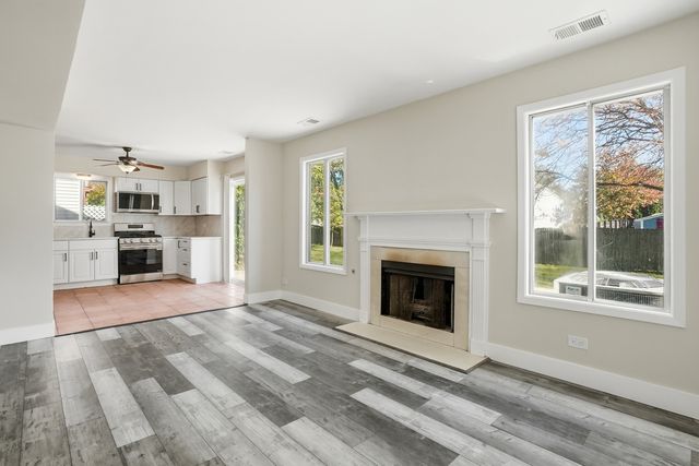 1101 Ashford Lane, Westmont, IL 60559