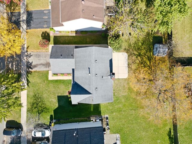 1101 Ashford Lane, Westmont, IL 60559