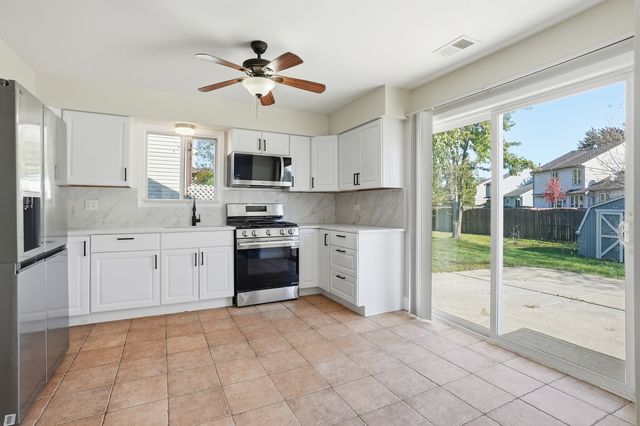 1101 Ashford Lane, Westmont, IL 60559