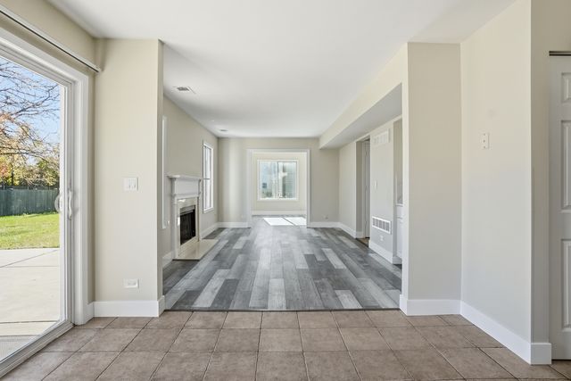 1101 Ashford Lane, Westmont, IL 60559