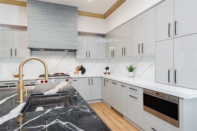 9498 Malasana Court, Las Vegas, NV 89147