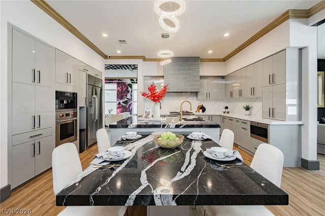 9498 Malasana Court, Las Vegas, NV 89147