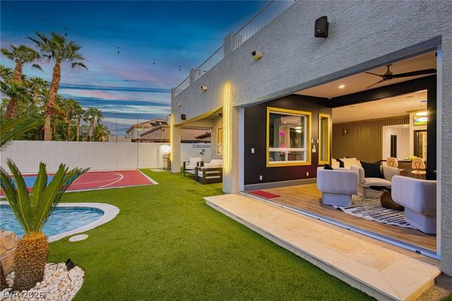 9498 Malasana Court, Las Vegas, NV 89147