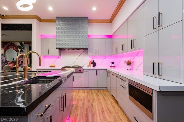 9498 Malasana Court, Las Vegas, NV 89147