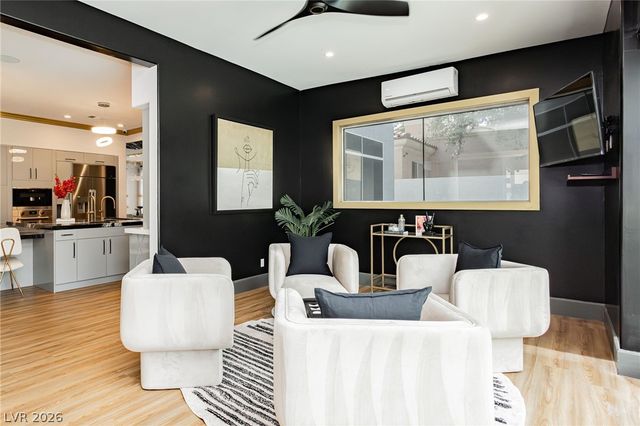 9498 Malasana Court, Las Vegas, NV 89147