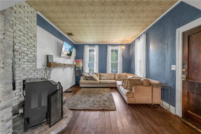 33932 Roberts Road, Eastlake, OH 44095