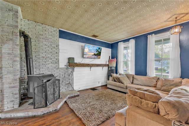33932 Roberts Road, Eastlake, OH 44095