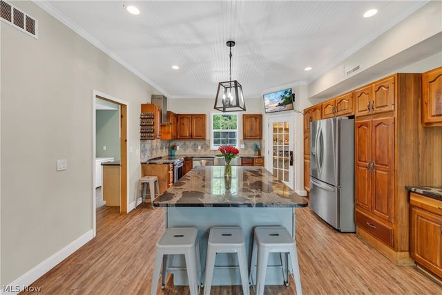 33932 Roberts Road, Eastlake, OH 44095