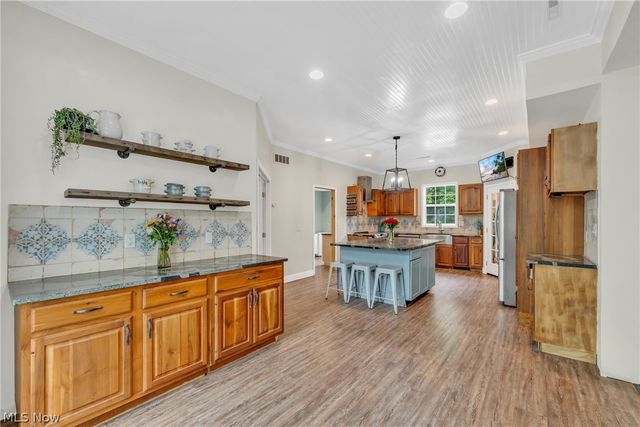 33932 Roberts Road, Eastlake, OH 44095