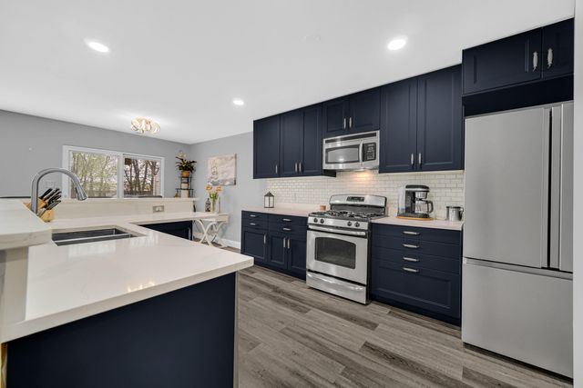 832 Flagstone Drive, Dyer, IN 46311