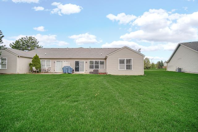 832 Flagstone Drive, Dyer, IN 46311