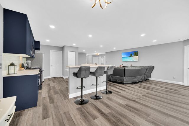 832 Flagstone Drive, Dyer, IN 46311