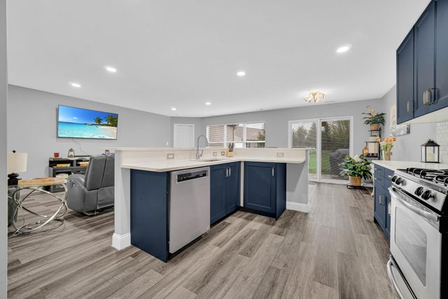 832 Flagstone Drive, Dyer, IN 46311