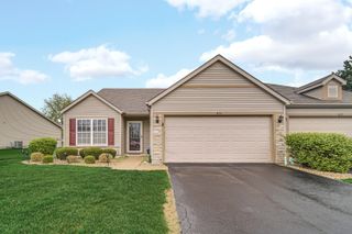 832 Flagstone Drive, Dyer, IN 46311