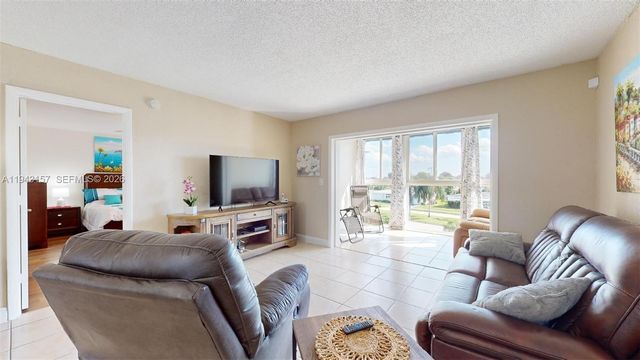 7877 Golf Cir Drive 304, Margate, FL 33063