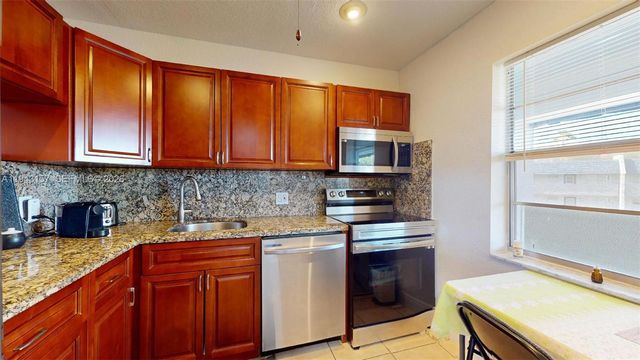 7877 Golf Cir Drive 304, Margate, FL 33063
