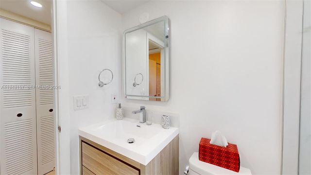 7877 Golf Cir Drive 304, Margate, FL 33063