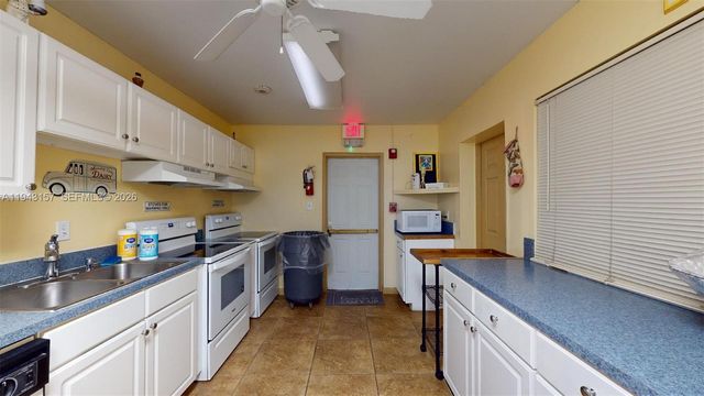 7877 Golf Cir Drive 304, Margate, FL 33063