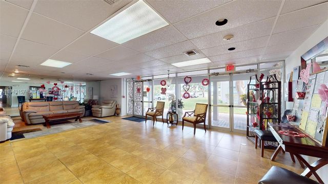 7877 Golf Cir Drive 304, Margate, FL 33063