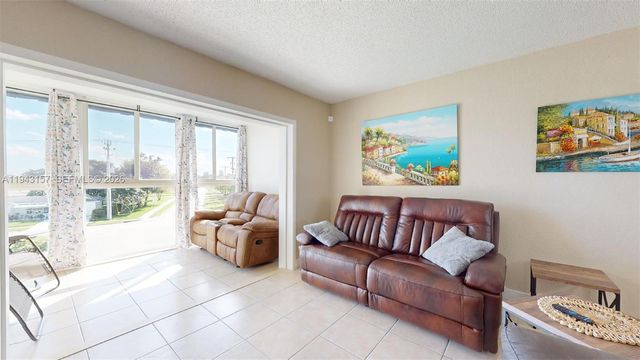 7877 Golf Cir Drive 304, Margate, FL 33063