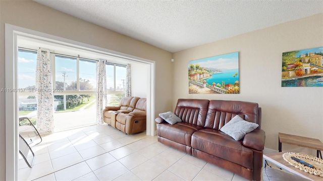 7877 Golf Cir Drive 304, Margate, FL 33063