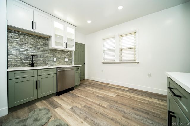 16240 Washburn Street, Detroit, MI 48221