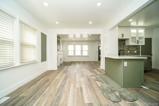 16240 Washburn Street, Detroit, MI 48221