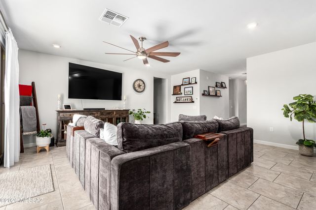 315 W Aberdeen Street, Vail, AZ 85641