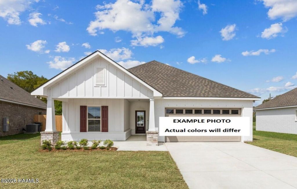 102 Crescent Row, Broussard, LA 70518