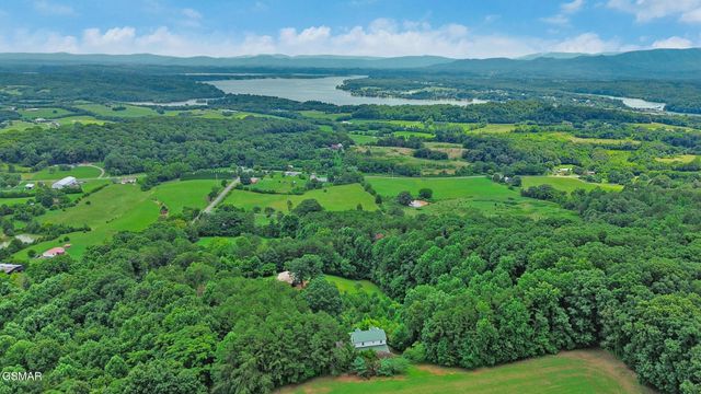 2425 Promise Lane, White Pine, TN 37890