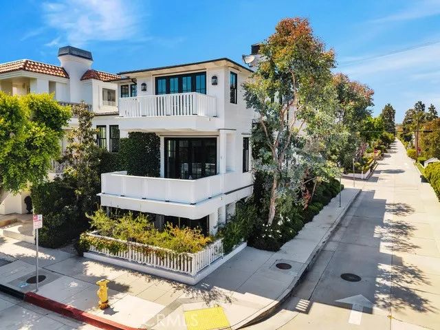 441 3rd Street, Manhattan Beach, CA 90266
