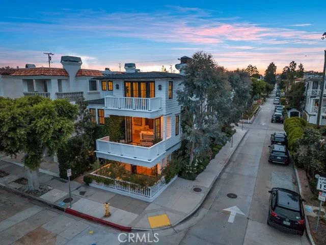 441 3rd Street, Manhattan Beach, CA 90266
