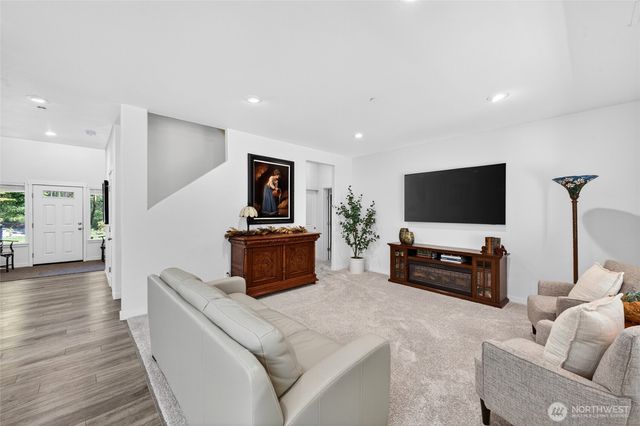 11232 Crescent Valley Dr NW, Gig Harbor, WA 98332