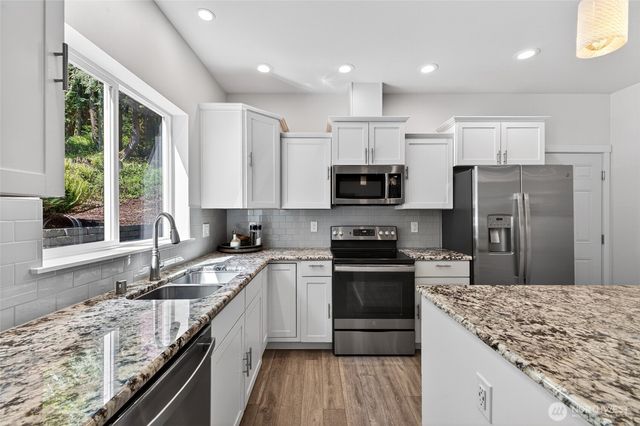 11232 Crescent Valley Dr NW, Gig Harbor, WA 98332