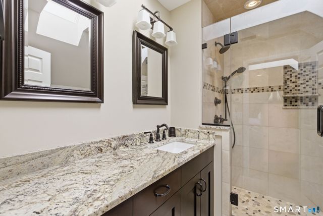 10 Ryans Way, Burlington, CT 06013