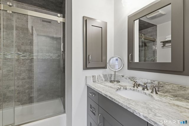 10 Ryans Way, Burlington, CT 06013