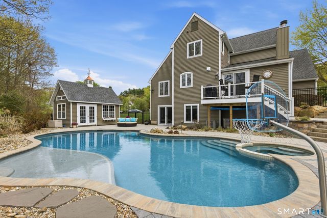 10 Ryans Way, Burlington, CT 06013